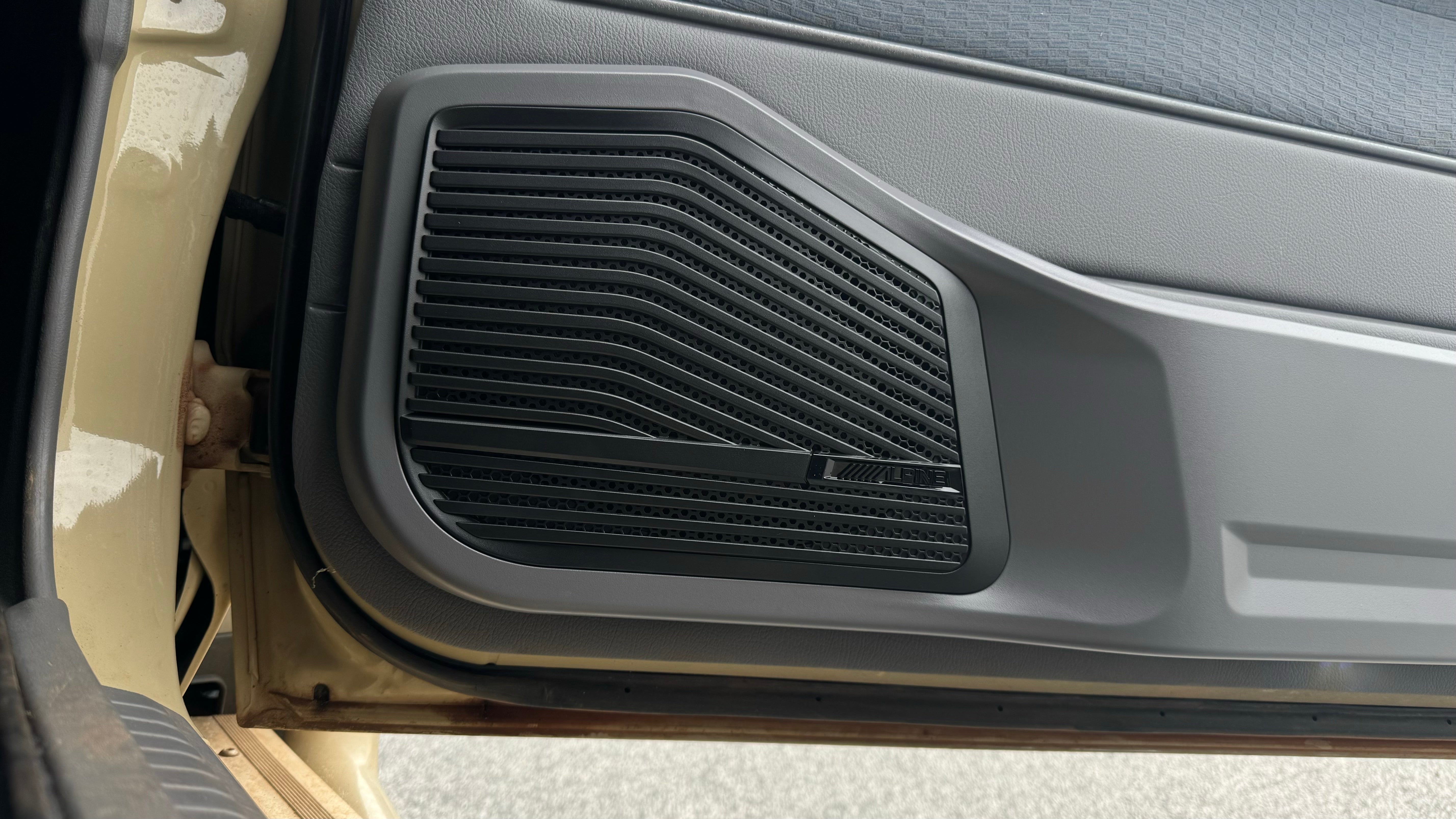 Alpine Toyota LandCruiser 76 & 79 Series R2-Series Premium Design Sound