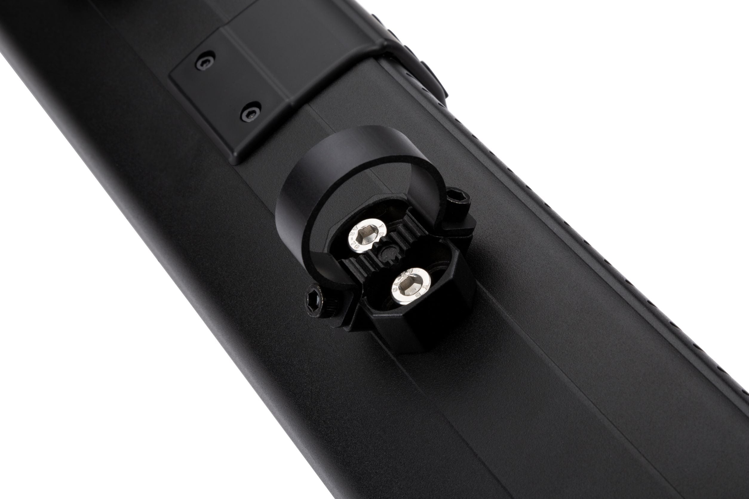 47KPB2 – 10 Speaker PowerBar | Kicker Car Audio – Oz Audio Shop