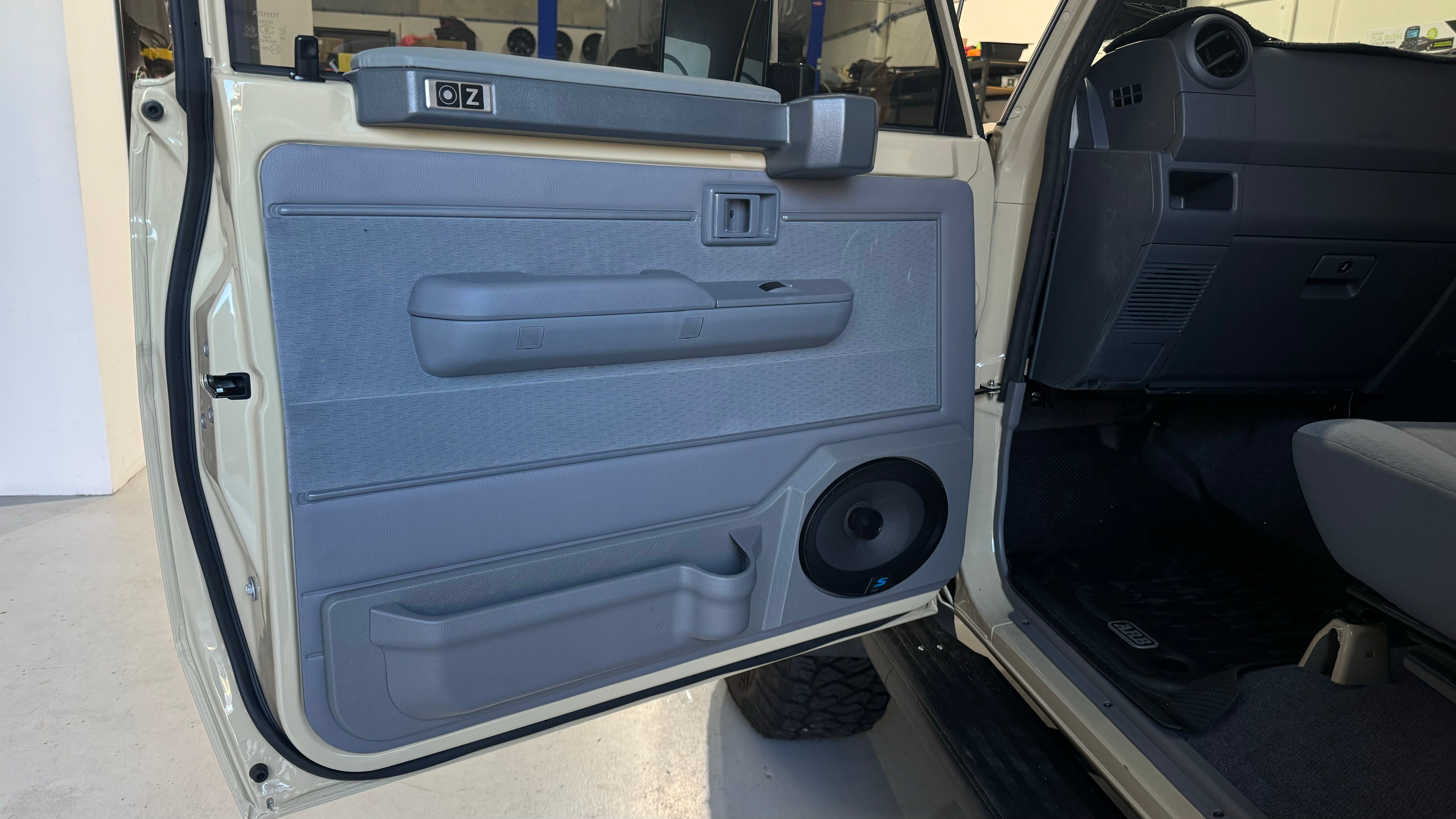 70 Series LandCruiser Stage 2 DIY Sound System  Speakers-Amplifier-Subwoofer