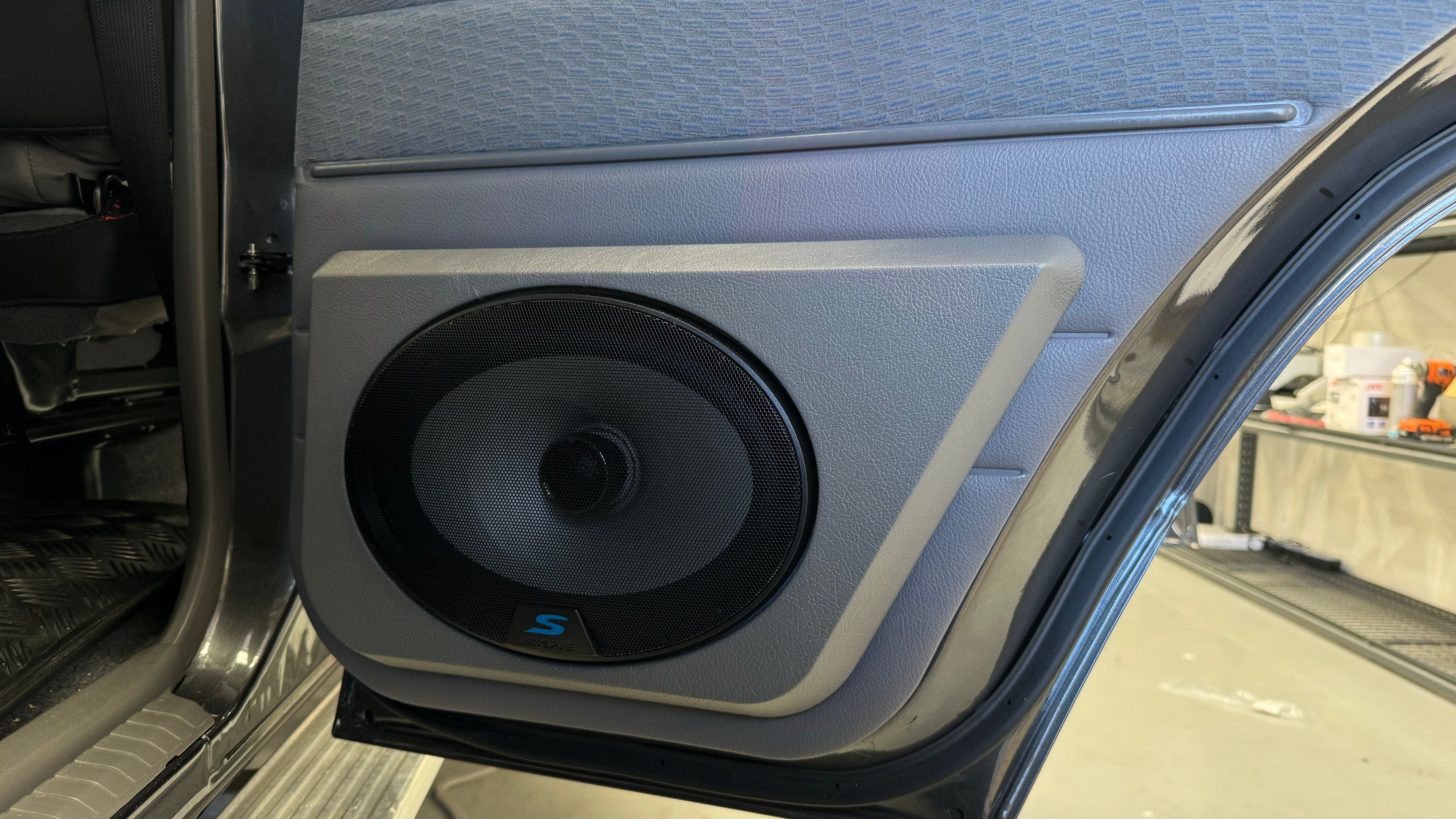 70 Series LandCruiser Stage 2 DIY Sound System  Speakers-Amplifier-Subwoofer