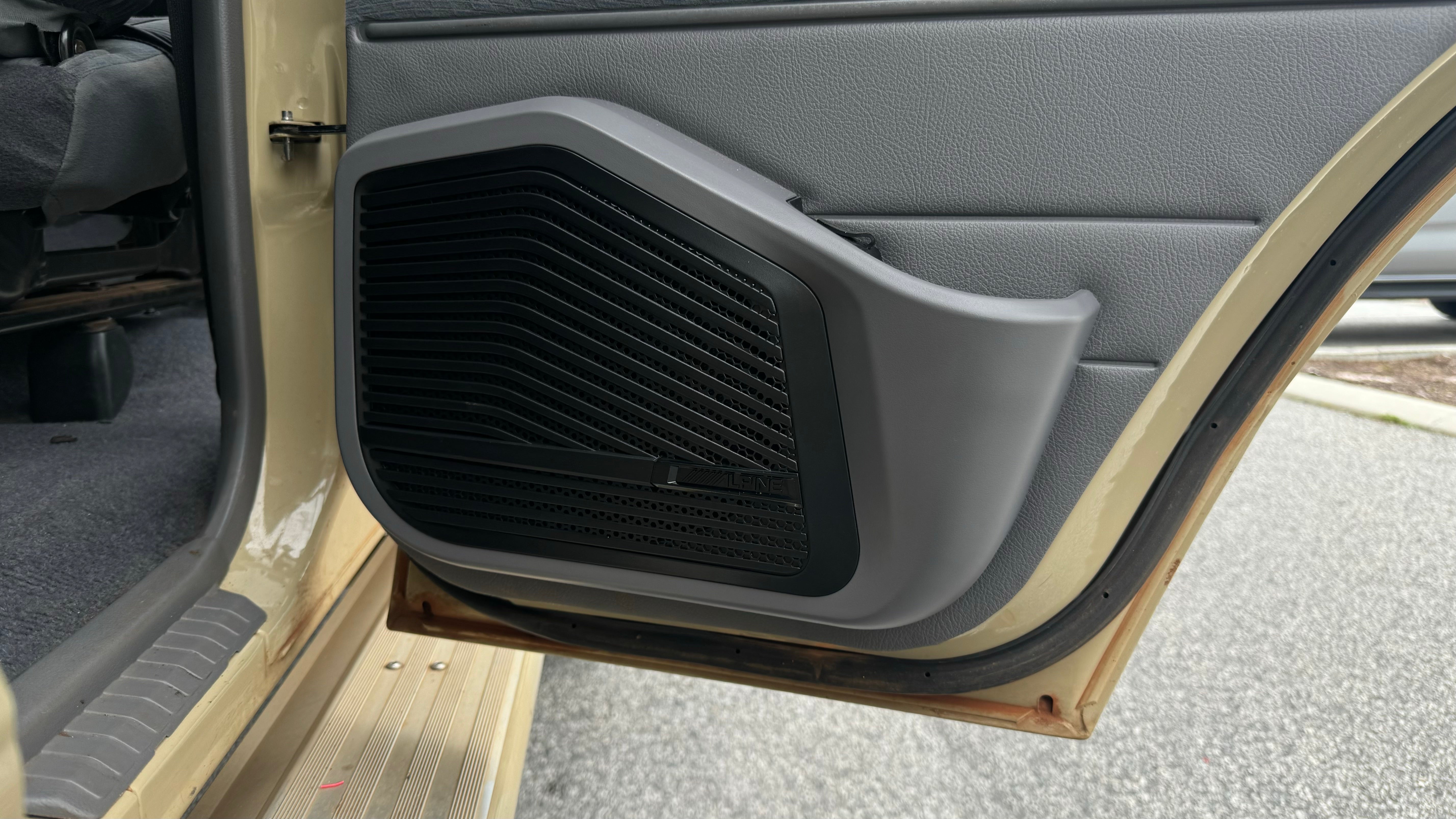 Landcruiser DIY Stage 3 Sound System