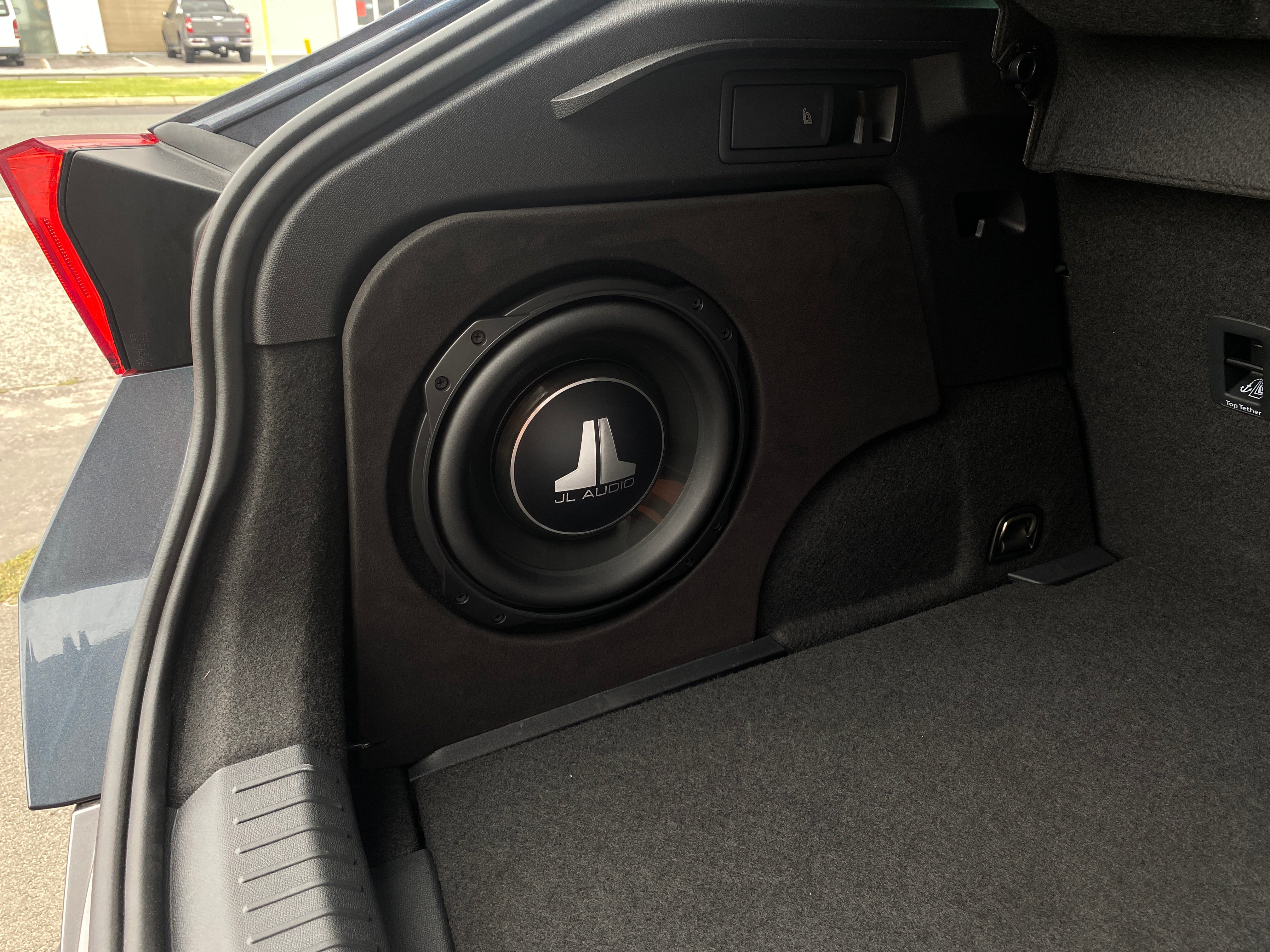 JL Audio 10TW3-D4 10-inch Sub (400 W, dual 4 Ω voice coils)