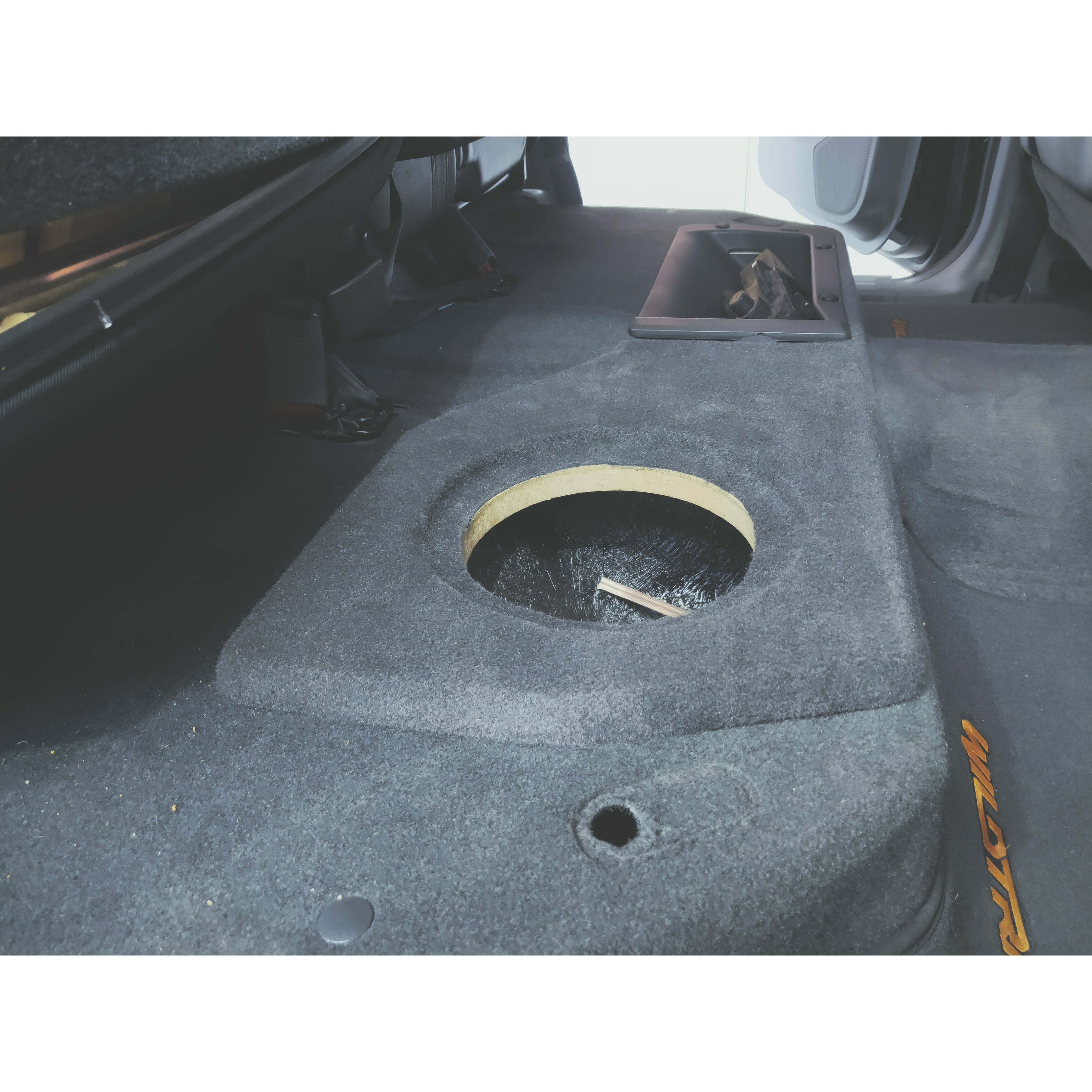 Ford Ranger 10" Subwoofer Box